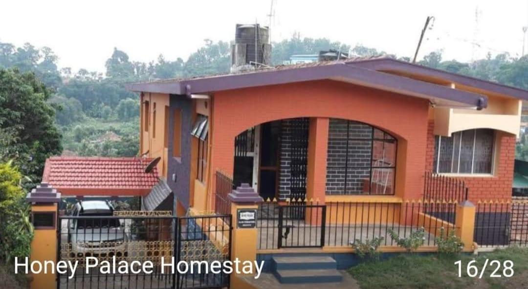Honey Palace Homestay Madikeri Eksteriør billede